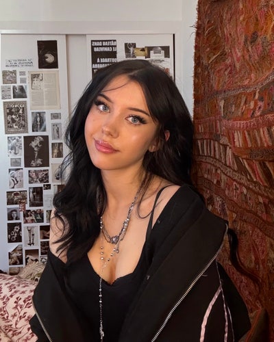 21 year old looking for a room  Main Photo