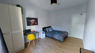 ✅👌 City Centre!  Bills Inc! Cleaner! 🏡🤩 Main Photo