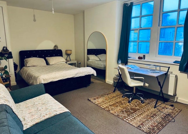 Large double room in central brighton  Main Photo