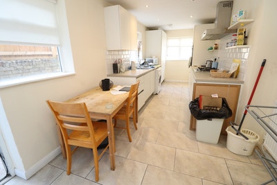 *Top Offer - Modern Double Room in Mile End* Main Photo