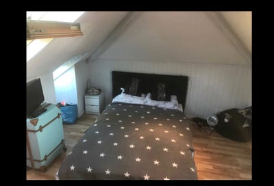 Bright Double Room Main Photo