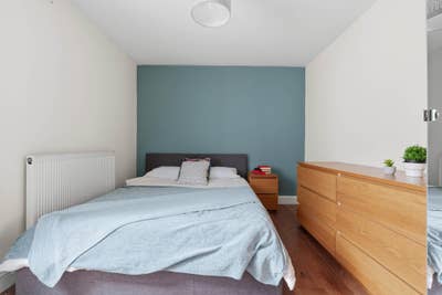 Double Room a Short Walk to Uhcw, Asda & Dhl Main Photo