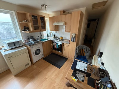 One bedroom first floor flat to rent.  Main Photo