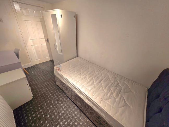 *Available Now* One En-Suite Bedroom Main Photo