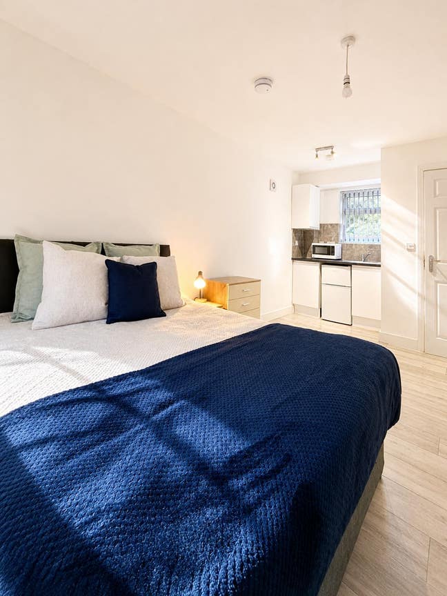 Spacious En-suite Studio for Couples Main Photo