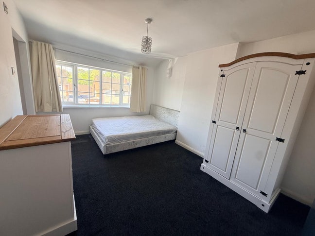 Large En-suite  - near fosse park  Main Photo