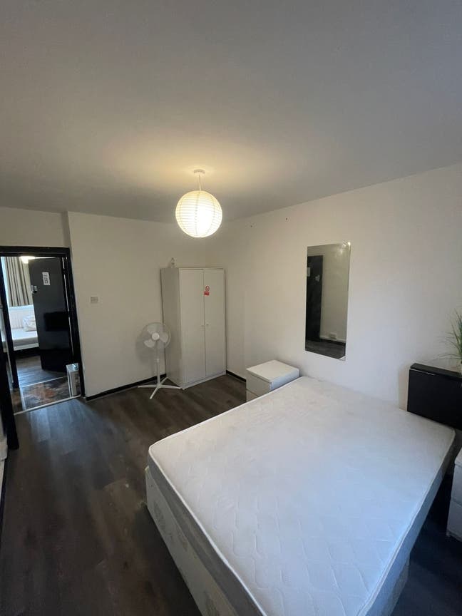 Towe Bridge Area | Newly Refurbished Rooms!! Main Photo
