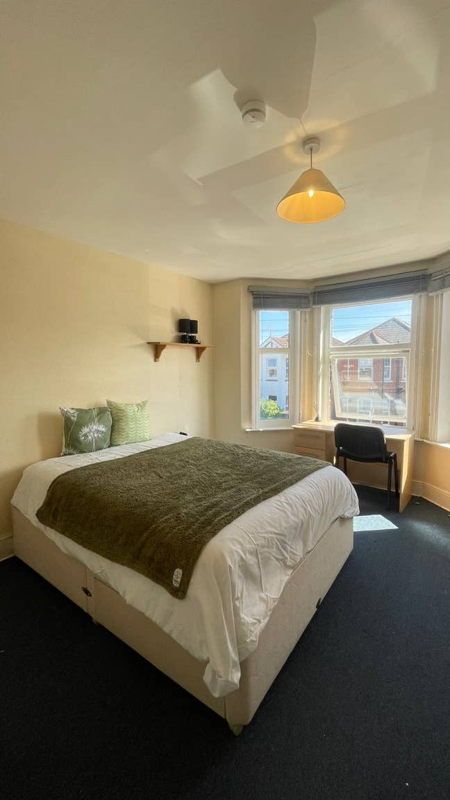 Spacious Double Room in Shared House, BH9 Main Photo