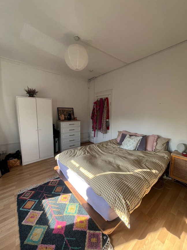 Bright Double Room in Islington / Holloway Road Main Photo
