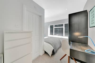 Lovely Double Room with En-suite Main Photo