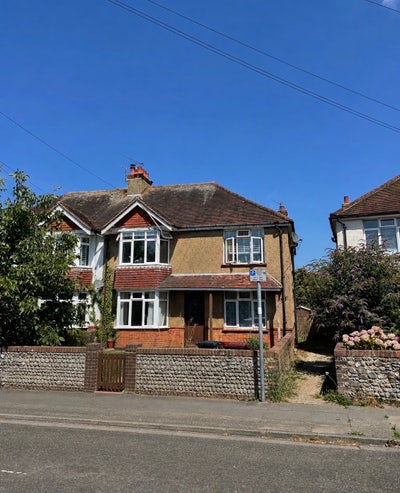 One double bedroom available to rent  Main Photo
