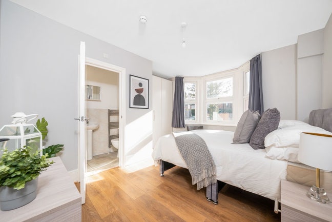 🏡✨Premium ReFurbed Modern Ensuite|Twickenham🔥😍 Main Photo