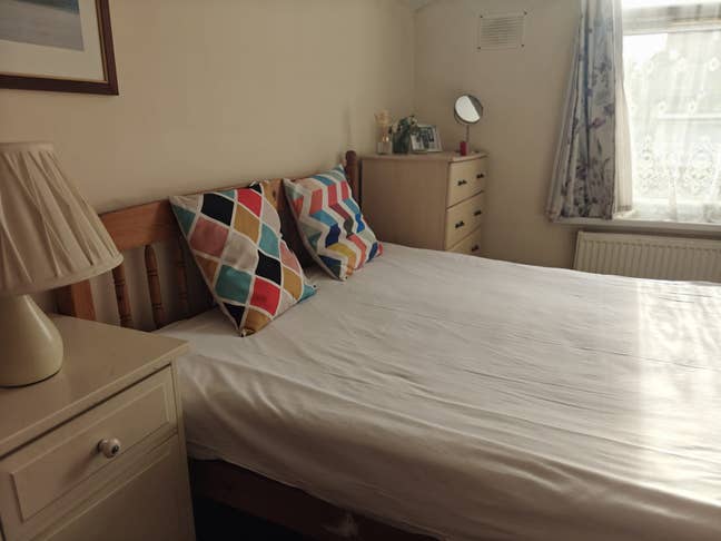 Double room at Woolwich in a family house Main Photo