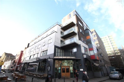 Room available on King Street!!  Main Photo
