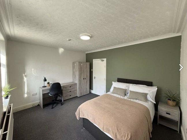 Premium Double Room, Close to City Centre   Main Photo