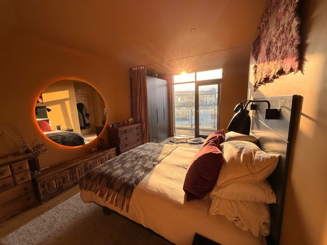 Stunning penthouse sanctuary with so much space!! Main Photo