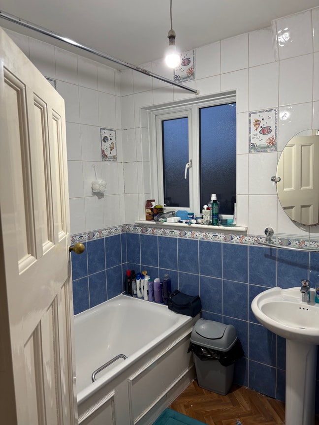 Large double room in Kenton area  Main Photo