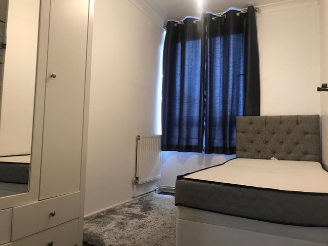 Lovely  Room near Mile End/Devons Road  Main Photo