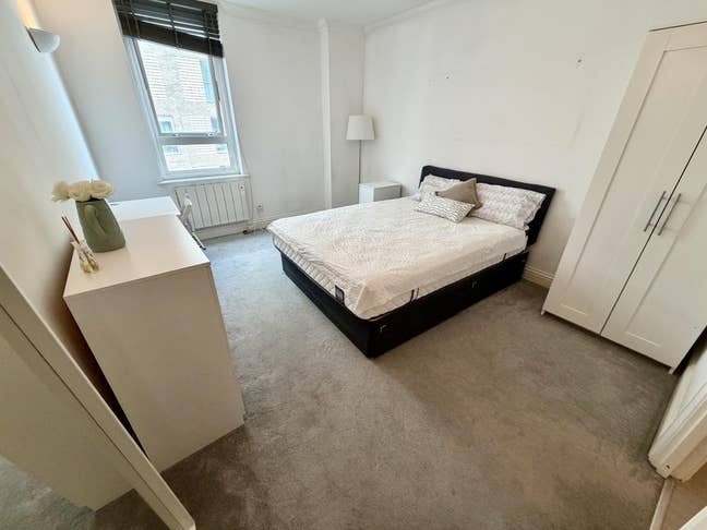 Beautiful ensuite double room Main Photo