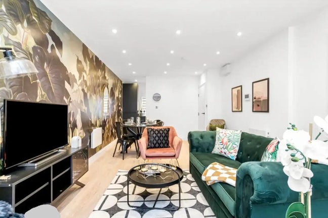 🏡✨ Modern 1 Bedroom Flat in Uxbridge Main Photo