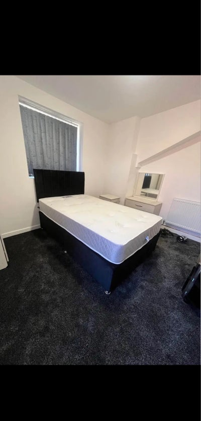1 double bedroom available  Main Photo