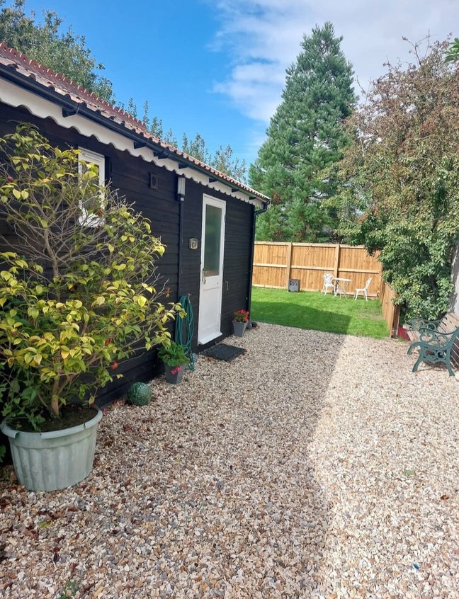5 minutes from jct21 M5 mon-fri availability  Main Photo