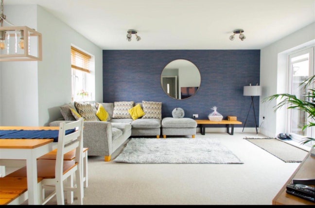 Single room available Main Photo