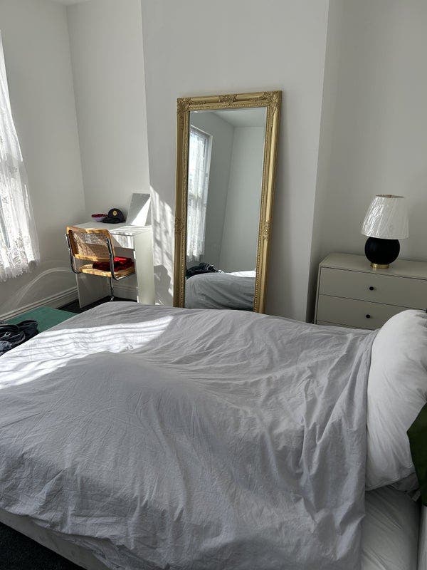 2 DoubleRooms ASAP female clean modern house Main Photo