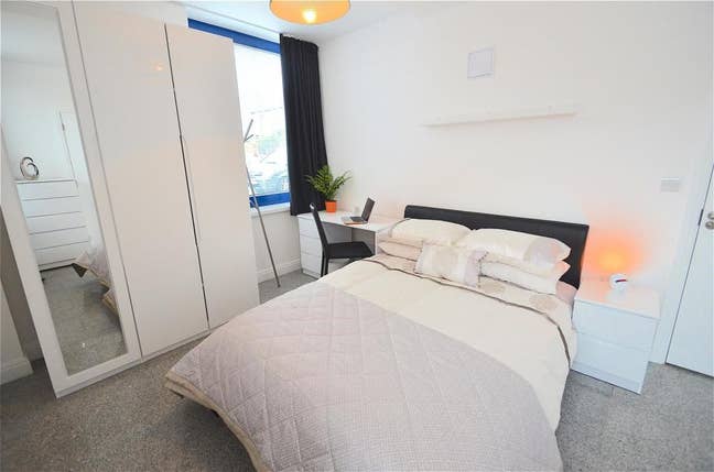 Modern room with bills included - Beeston  Main Photo