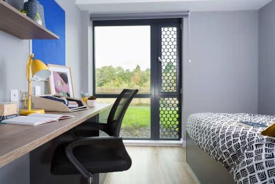 5 Bed Standard Ensuite 26/27 Luneside Main Photo