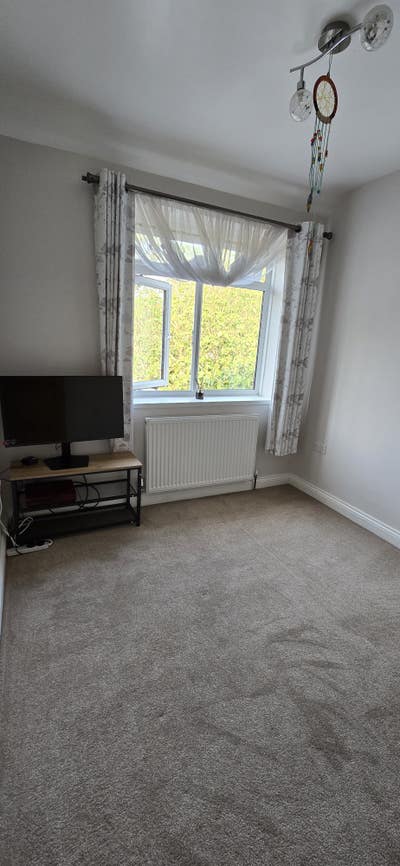 Single room in Perivale Main Photo
