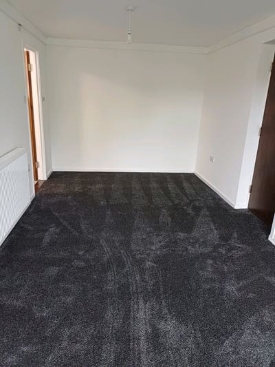 Small studio flat with balcony & parking  Main Photo