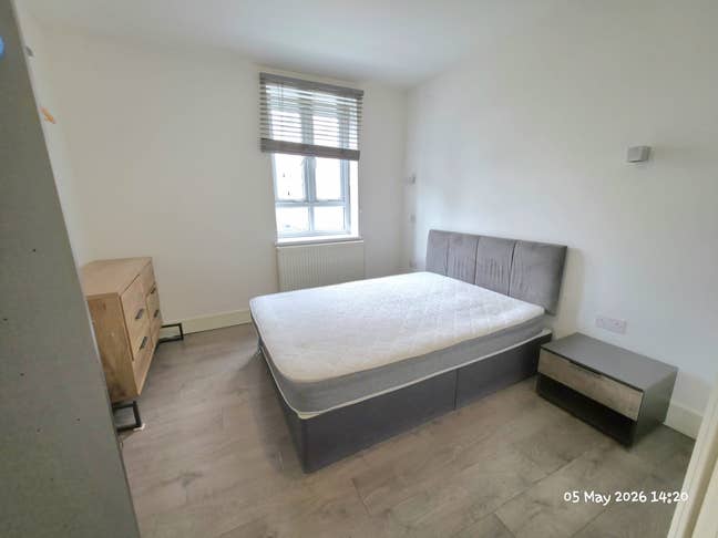 Fantastic 2 Bed Flat in Bow W Balcony Main Photo