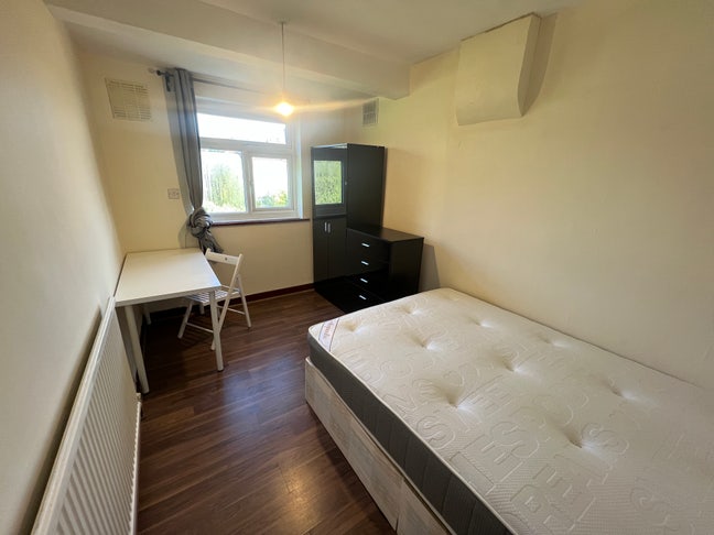 🏡 Spacious Single Room 5 Min to Jubilee Line  Main Photo