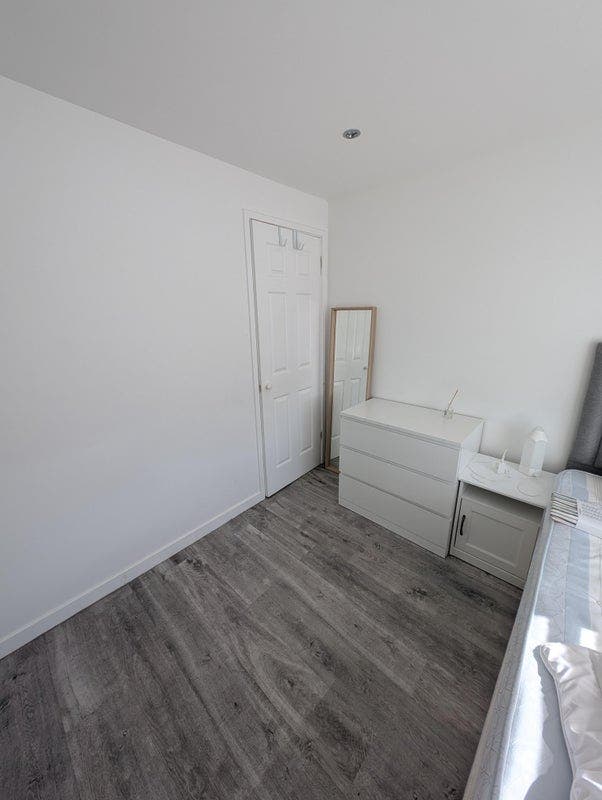 Cosy single room in friendly Edinburgh home Main Photo