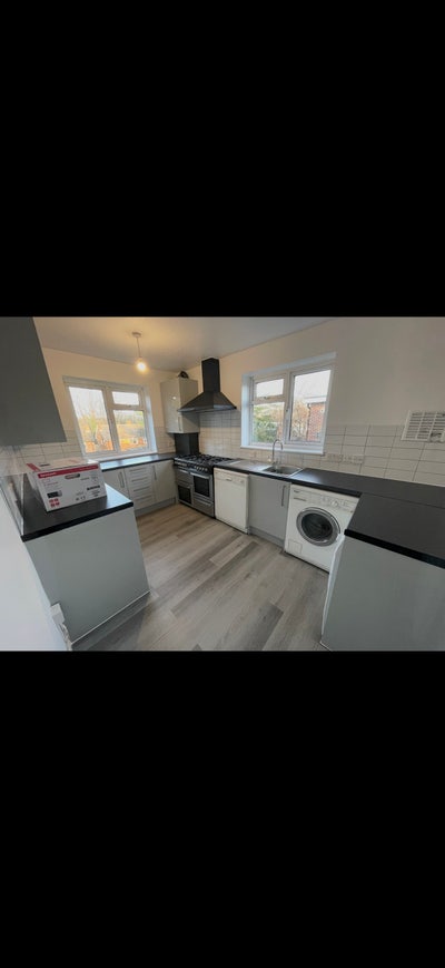 Furnished double room close to both beckenham stat Main Photo