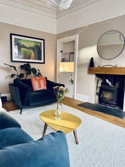 Bright 2-bed sandstone tenement in Battlefield Main Photo