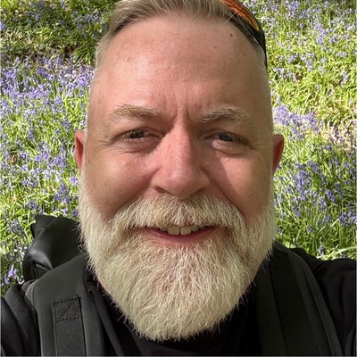 Hi! I’m Neil, 51, a gay professional workin... Main Photo