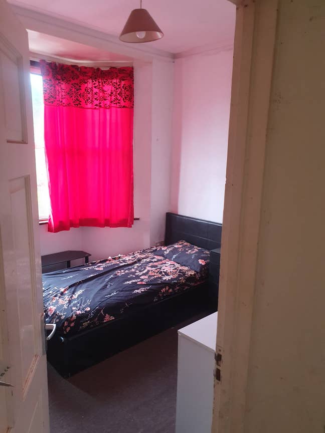  Spacious Single Room for Female | High Privacy |  Main Photo