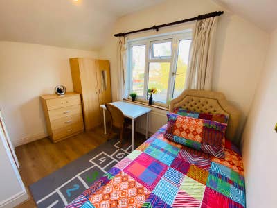 🌟 Double Room (Singler use)  in Ealing Common – Z Main Photo