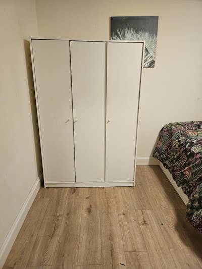A Large Kingsize Bedroom available in a 2 bedroom. Main Photo