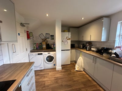 Single room in quiet professional house  Main Photo