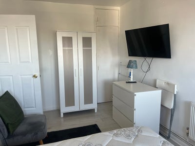 Modern Double Room Near New Cross Main Photo