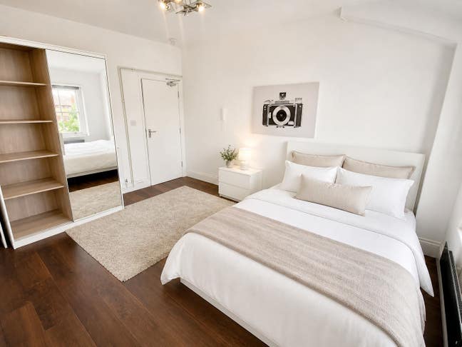 HUGE Room in Central Reading!  Main Photo