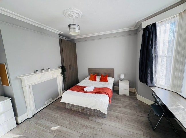 ⭐️Luxury Double Bedrooms - Message for a viewing⭐️ Main Photo