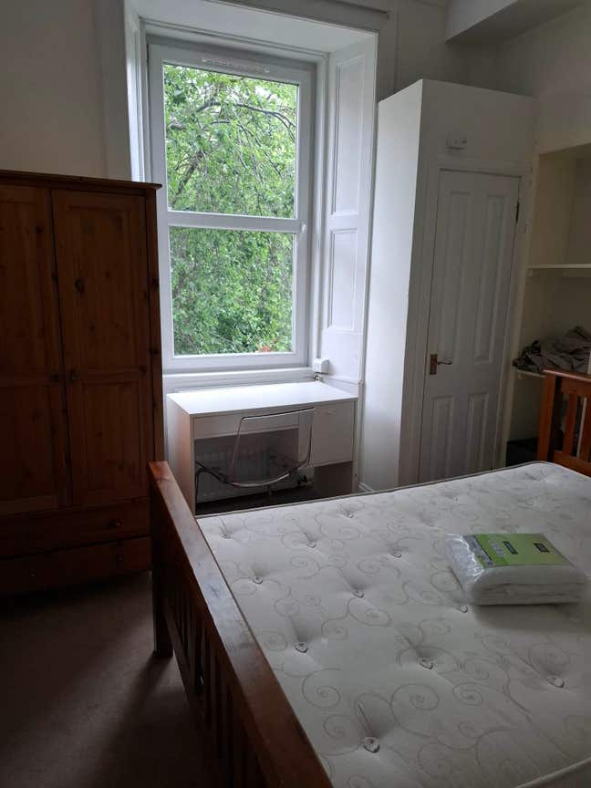  Room available in 2 bedroom flat Main Photo