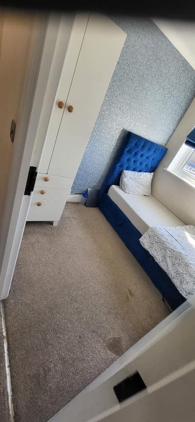 Single room for rent in RM6 Main Photo