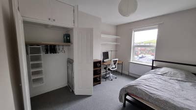 Double room in beautiful Headingley 2 bed Main Photo