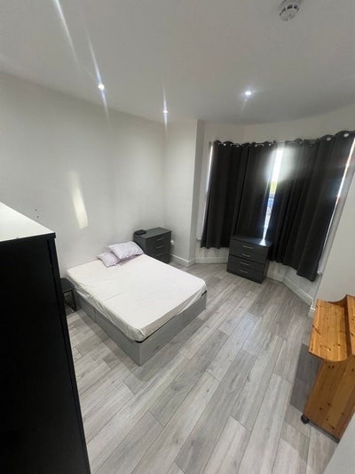 ✨ 🛏️ Master Double Room to Let – Criclklewood Main Photo