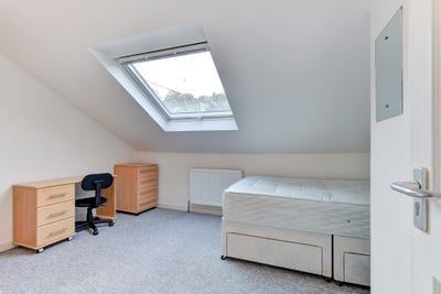 Girls house 👧🏽 - Bills inc & No Deposit  Main Photo